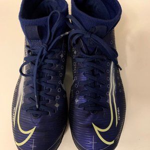 Kids Turf Soccer Shoes - Size 4.5Y